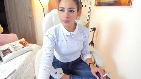 kimmberly_saenz_ online show from February 27, 12:03 am