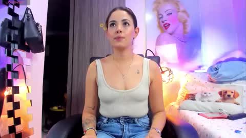 kimmberly_saenz_ online show from January 11, 11:33 pm