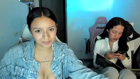 Snapshot of kimmi_foxy chatting on September 24, 11:55 pm kimmi online show from September 24, 11:55 pm