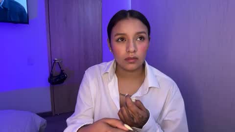 kimmi online show from June 10, 3:11 pm
