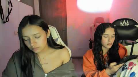 kimmi online show from December 3, 11:48 pm