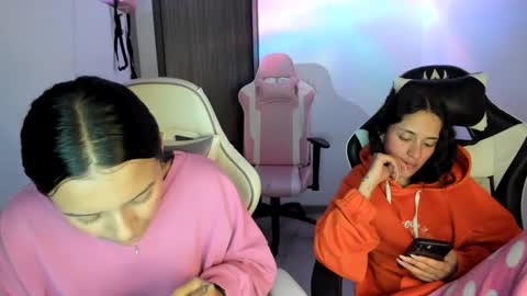 Snapshot of kimmi_foxy chatting on October 1, 11:36 pm kimmi online show from October 1, 11:36 pm