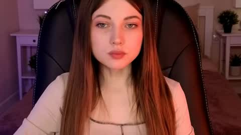  Your Kimmie  follow me  online show from April 30, 12:10 pm