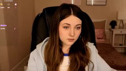  Your Kimmie  follow me  online show from June 17, 1:49 pm