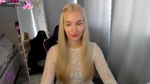 kimmy1_powell online show from July 17, 4:58 am