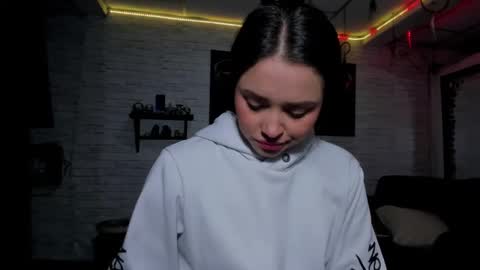 Melany online show from December 4, 11:19 pm