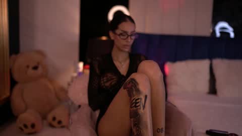 Kim online show from November 16, 3:25 pm