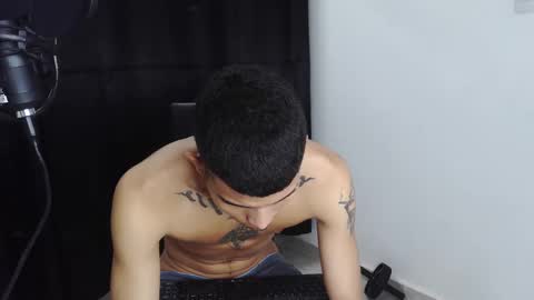 Snapshot of king_bryan19 chatting on February 1, 9:19 pm bryan online show from February 1, 9:19 pm