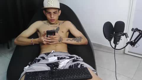 Snapshot of king_bryan19 chatting on February 25, 7:06 pm bryan online show from February 25, 7:06 pm