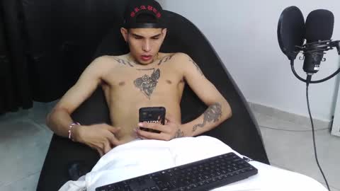 Snapshot of king_bryan19 chatting on February 26, 7:45 am bryan online show from February 26, 7:45 am