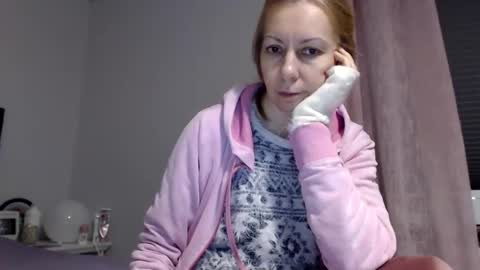Snapshot of kingandprincess chatting on October 10, 8:57 pm sexysexyhotwetpinkredpussy online show from October 10, 8:57 pm