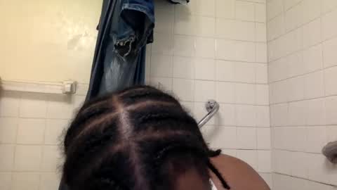 Snapshot of kinglibra420 chatting on October 26, 12:50 pm loyal fuck online show from October 26, 12:50 pm