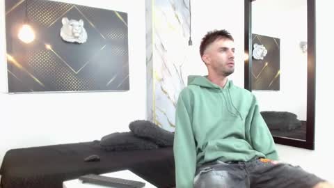 KING  online show from April 28, 4:06 am