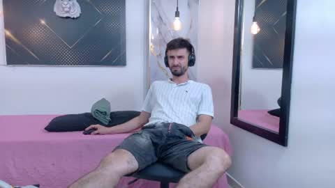 KING  online show from June 25, 4:09 am