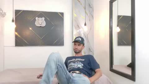 KING  online show from July 11, 4:50 am