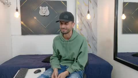 KING  online show from July 3, 3:33 am
