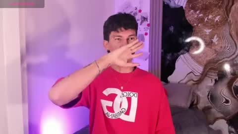  A L E X  online show from August 5, 1:57 am
