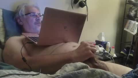 kingtongue10 online show from May 1, 6:40 am