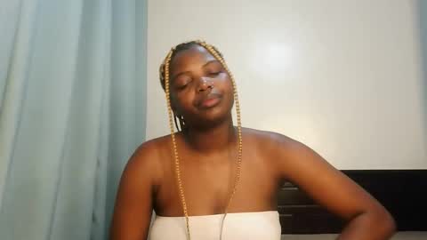 Snapshot of kinky_lola1 chatting on October 15, 9:37 pm Lola online show from October 15, 9:37 pm