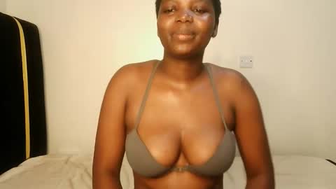 Snapshot of kinky_lola1 chatting on October 11, 2:16 am Lola online show from October 11, 2:16 am