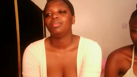 Snapshot of kinky_lola1 chatting on September 25, 3:13 am Lola online show from September 25, 3:13 am