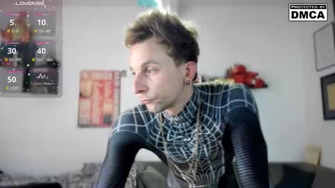 kinky_spidey online show from November 16, 9:44 am