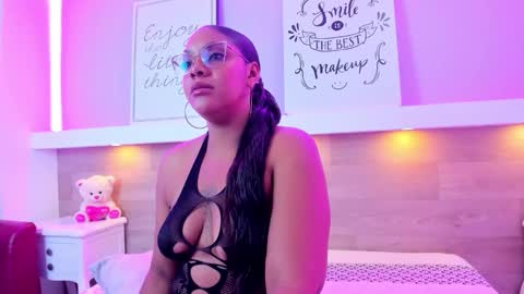 Thifanny  online show from March 6, 12:04 pm