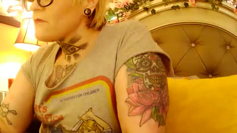 Kinky Pinky online show from December 22, 5:25 am