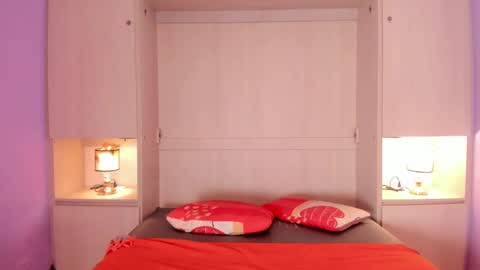 M A R A  online show from March 5, 10:54 pm