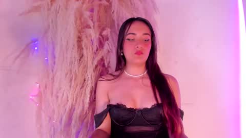 kira bloom online show from February 5, 11:30 pm