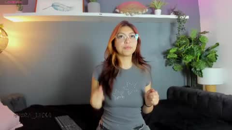 kira_exe online show from June 18, 11:37 am