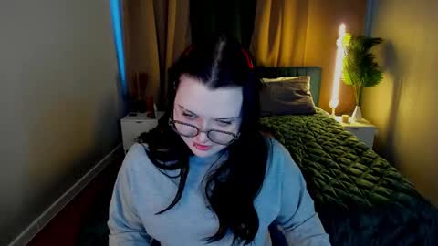 kira online show from February 26, 1:53 am