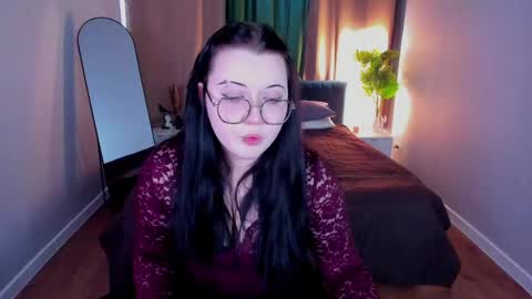 kira online show from April 25, 9:22 am