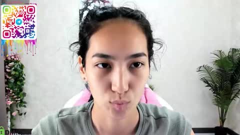 Snapshot of kira_lilian chatting on September 27, 3:48 am Aura online show from September 27, 3:48 am