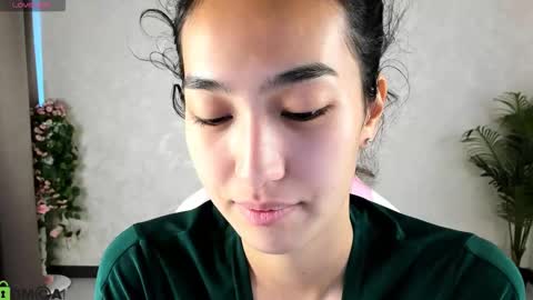 Snapshot of kira_lilian chatting on September 26, 3:47 am Aura online show from September 26, 3:47 am