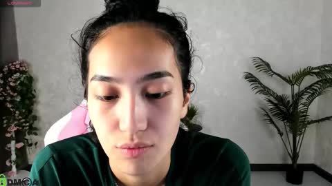 Snapshot of kira_lilian chatting on September 16, 3:53 am Aura online show from September 16, 3:53 am