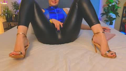 Kira online show from April 30, 3:00 am