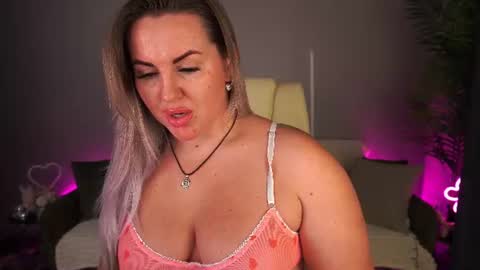 Kira online show from June 13, 10:42 pm