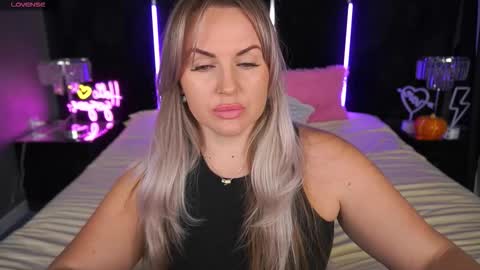 Kira online show from November 17, 9:06 pm