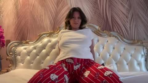 KiraDivine online show from April 29, 1:16 pm