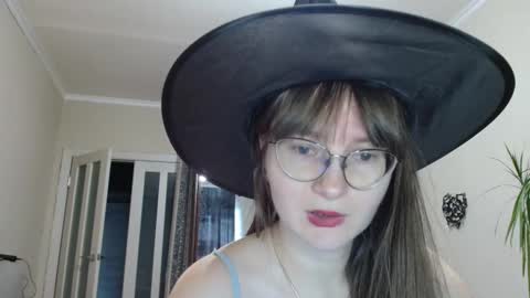 KiraGoldens online show from October 30, 6:25 am