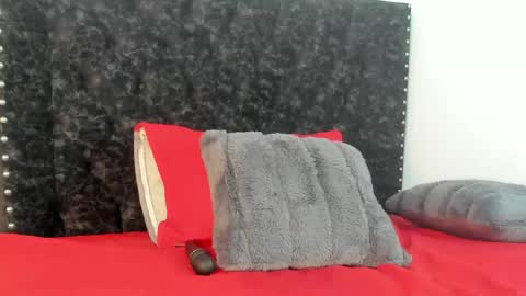 kirakeyhot online show from May 22, 7:42 pm