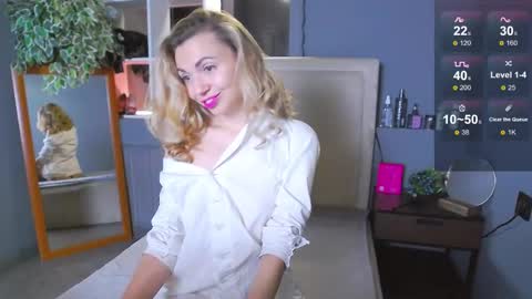 Snapshot of kiranigt chatting on October 10, 3:01 am KiraNigt online show from October 10, 3:01 am