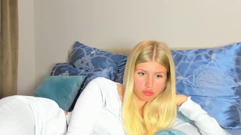 Kira online show from May 5, 7:52 pm