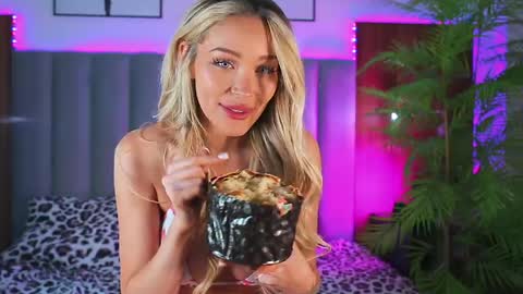 Risha online show from April 12, 7:18 pm