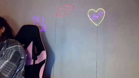 Snapshot of kiss_ameliaa chatting on March 1, 5:38 pm kiss_ameliaa online show from March 1, 5:38 pm