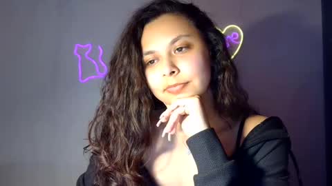 Snapshot of kiss_ameliaa chatting on February 25, 8:11 pm kiss_ameliaa online show from February 25, 8:11 pm