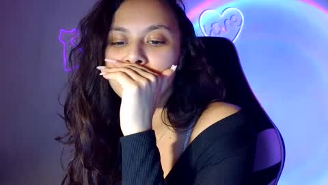 Snapshot of kiss_ameliaa chatting on February 27, 8:20 pm kiss_ameliaa online show from February 27, 8:20 pm