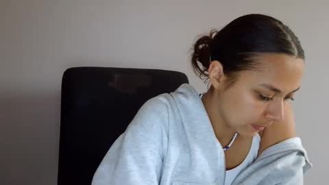 Snapshot of kiss_ameliaa chatting on October 9, 12:54 pm kiss_ameliaa online show from October 9, 12:54 pm