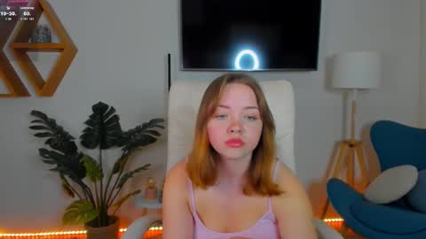 Kiss Moon online show from March 11, 2:53 pm
